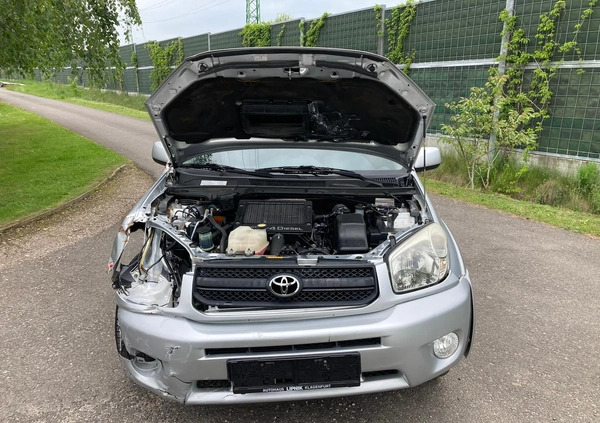 Toyota RAV4 cena 10900 przebieg: 211000, rok produkcji 2003 z Zelów małe 191